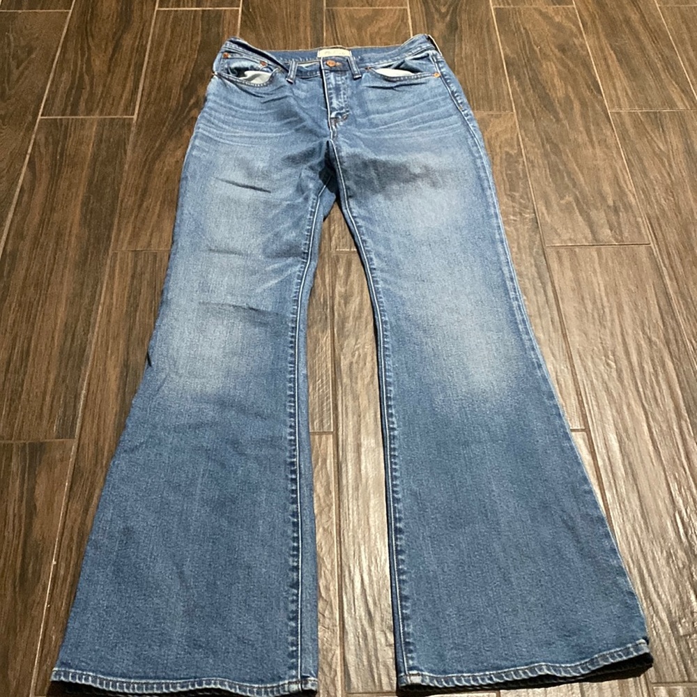 Madewell Fleamarket flares light wash jeans